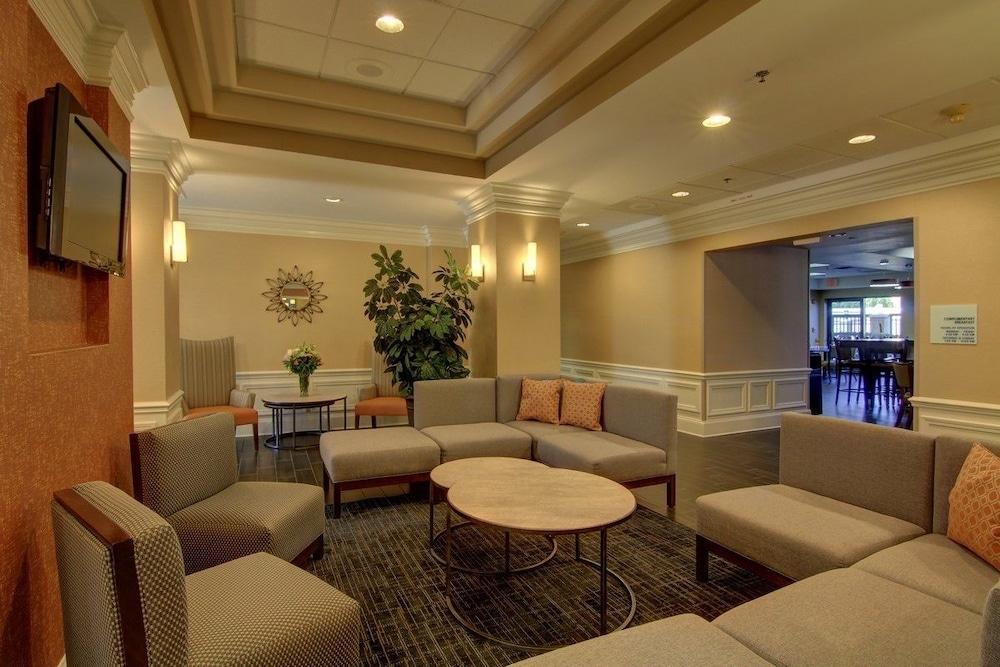Holiday Inn Express & Suites Alpharetta By Ihg Exterior photo