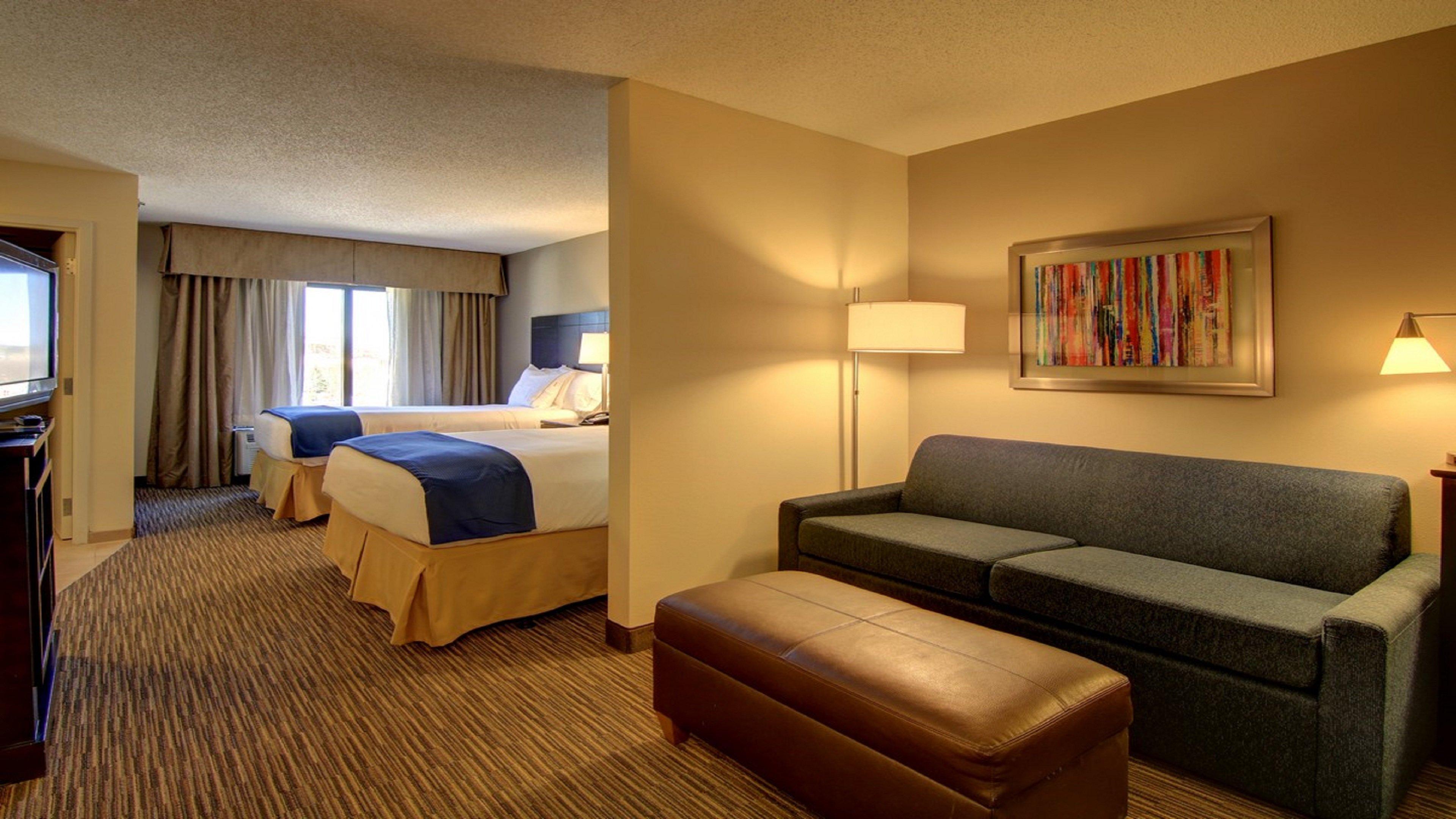 Holiday Inn Express & Suites Alpharetta By Ihg Exterior photo