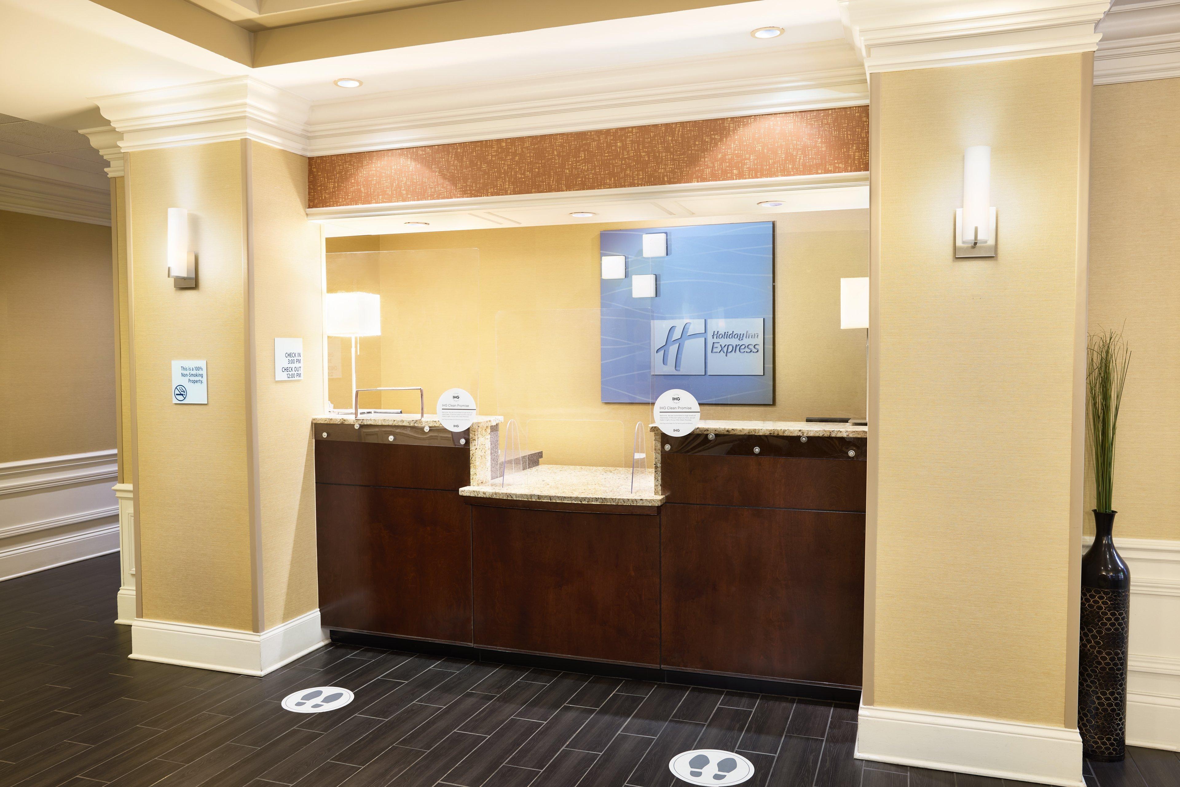 Holiday Inn Express & Suites Alpharetta By Ihg Exterior photo