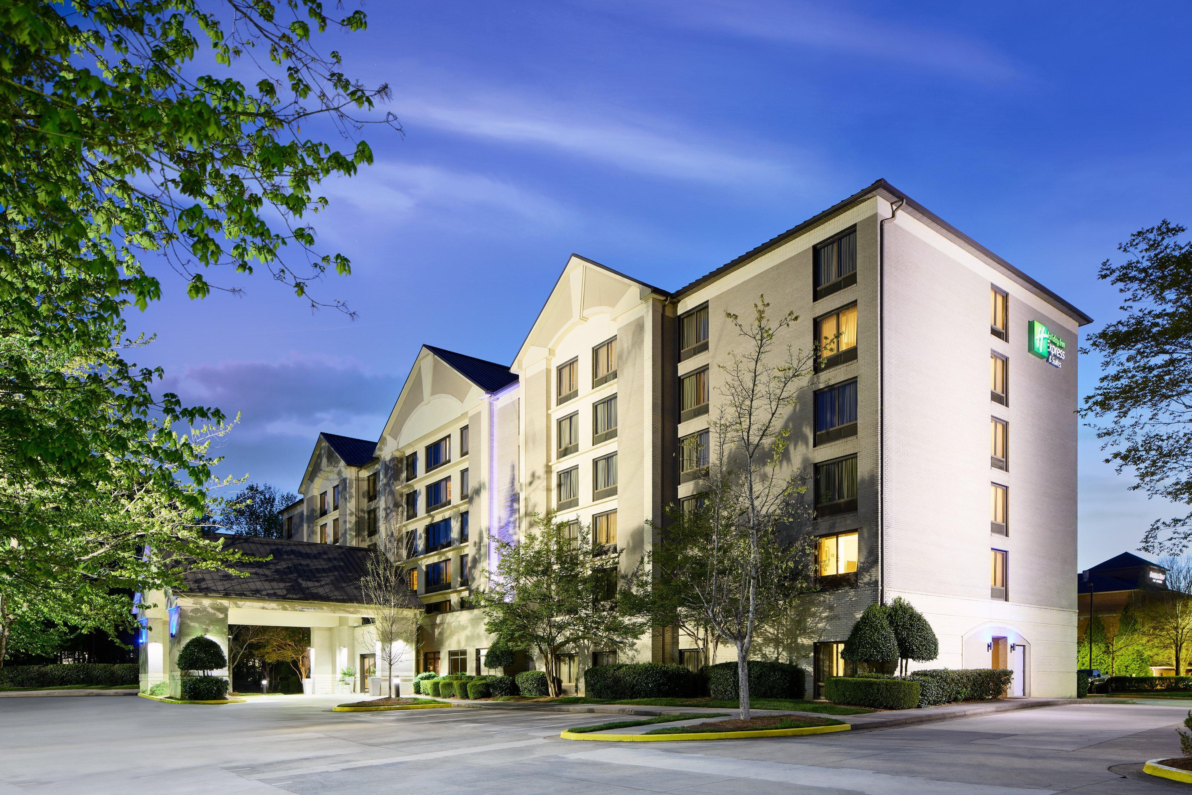 Holiday Inn Express & Suites Alpharetta By Ihg Exterior photo