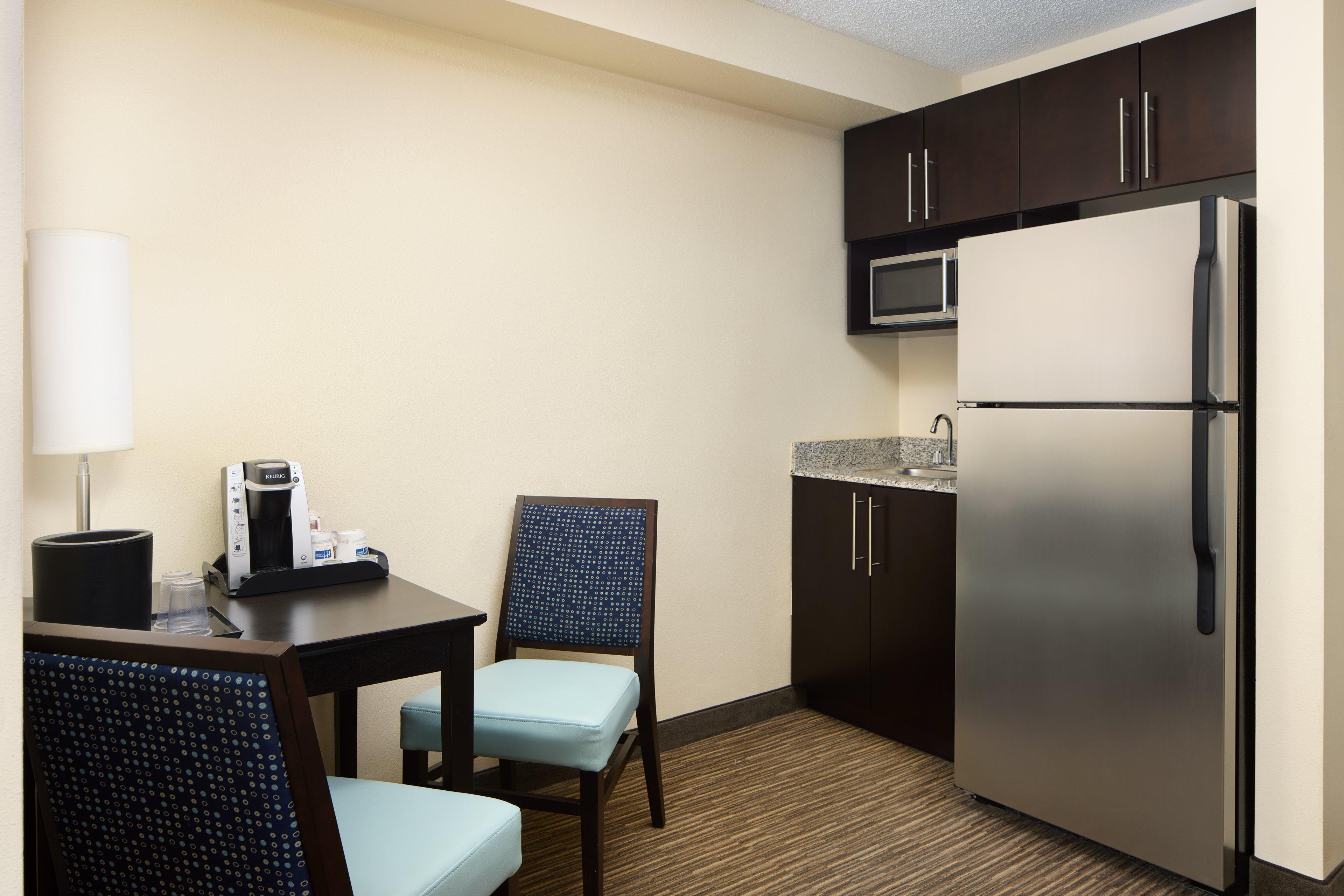Holiday Inn Express & Suites Alpharetta By Ihg Exterior photo