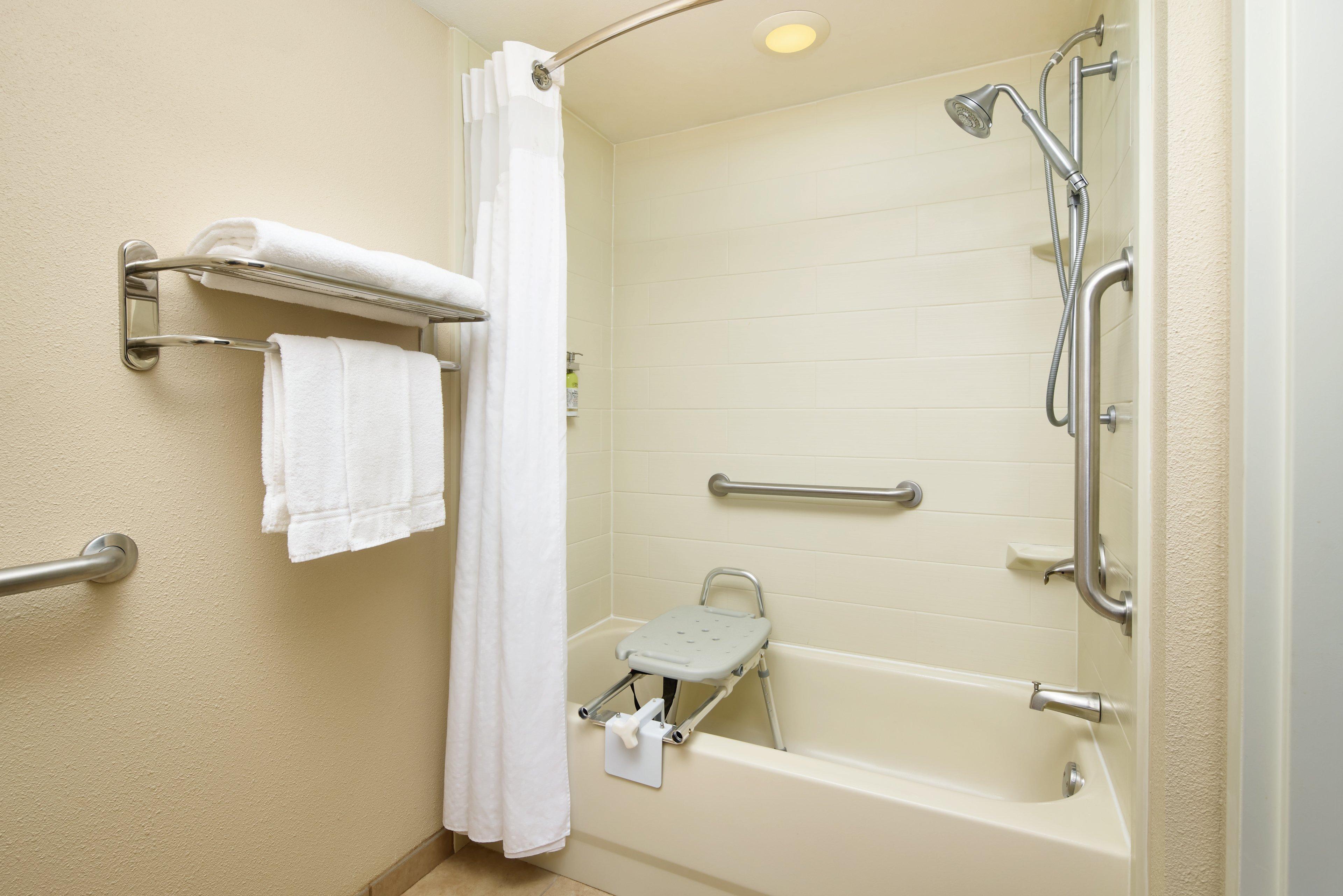 Holiday Inn Express & Suites Alpharetta By Ihg Exterior photo