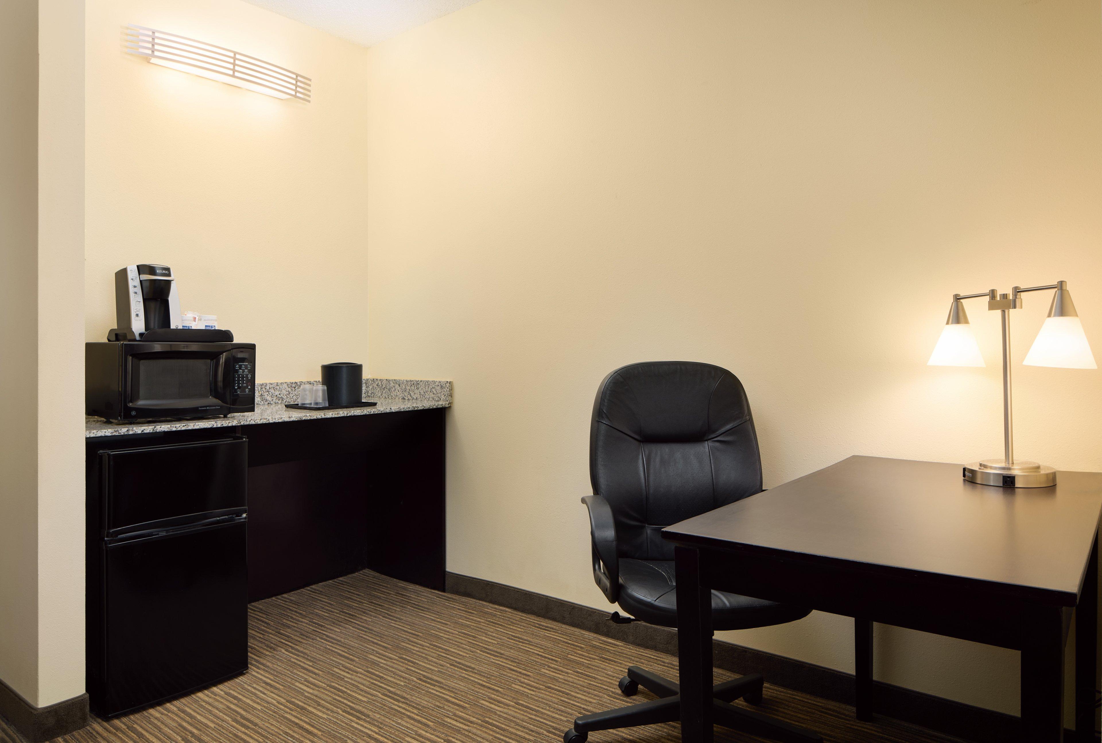 Holiday Inn Express & Suites Alpharetta By Ihg Exterior photo