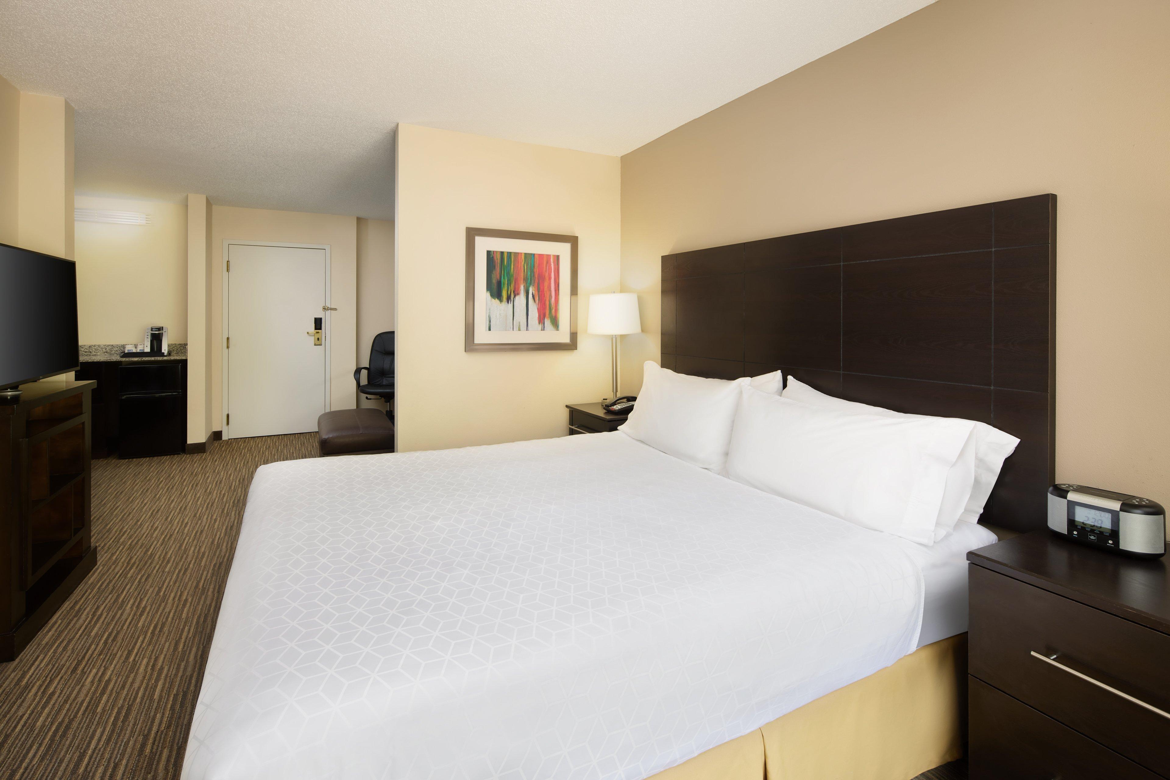 Holiday Inn Express & Suites Alpharetta By Ihg Exterior photo