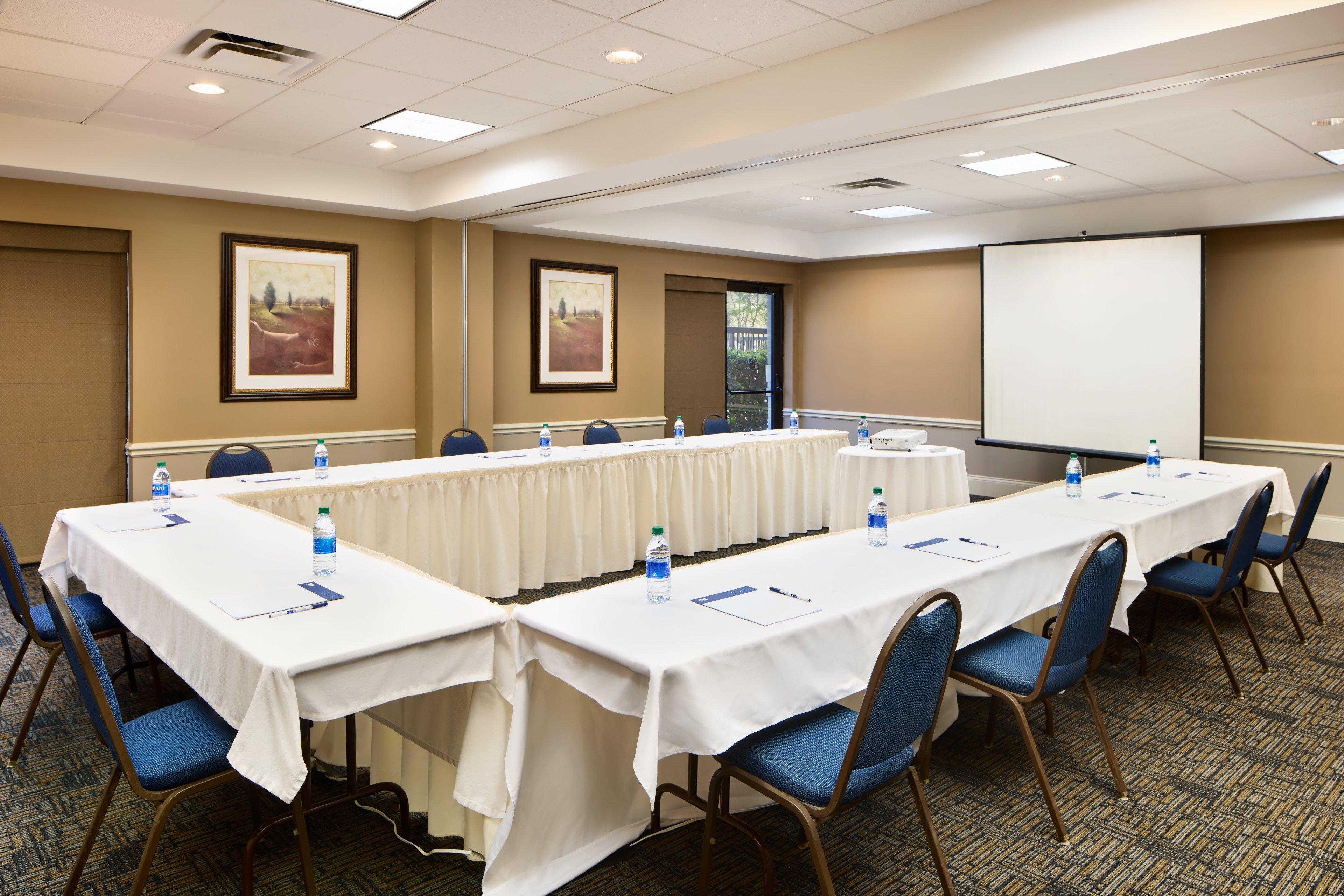 Holiday Inn Express & Suites Alpharetta By Ihg Exterior photo