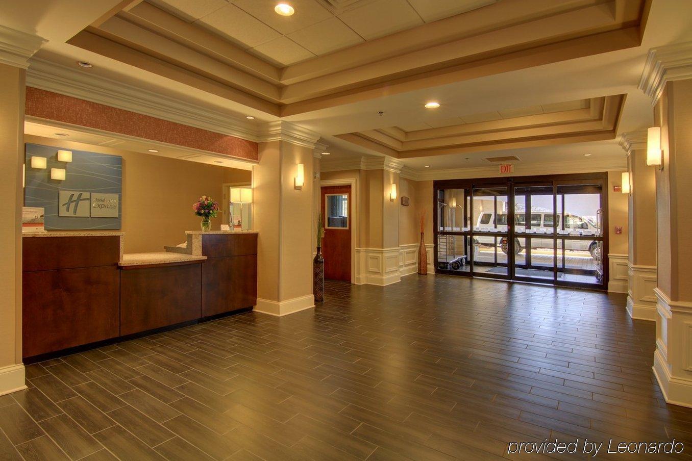 Holiday Inn Express & Suites Alpharetta By Ihg Exterior photo