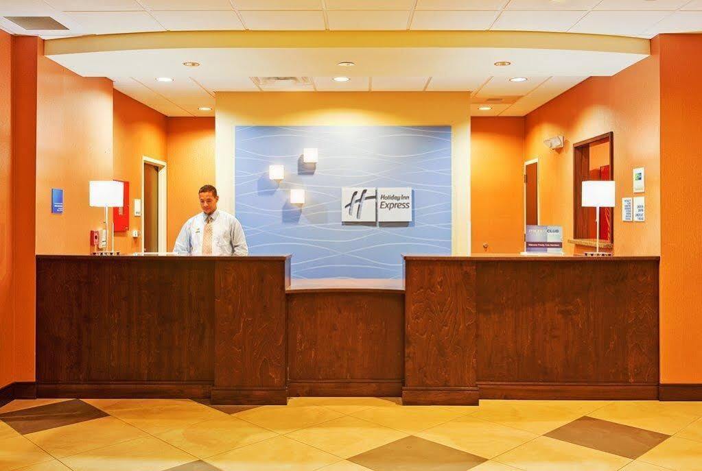 Holiday Inn Express & Suites Alpharetta By Ihg Exterior photo